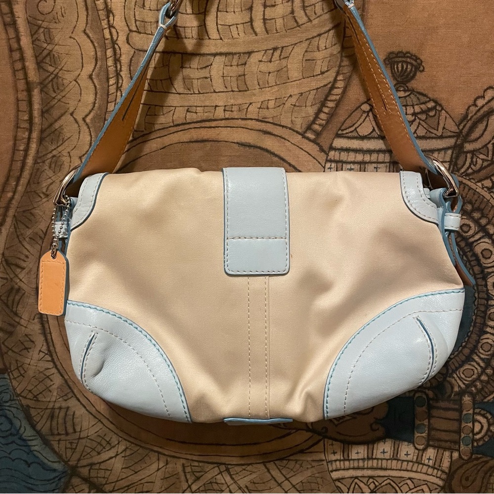 COACH Soho Pocket Flap #1879 Crème & Blue Leather Chunky Buckle Y2K Shoulder Bag - Picture 3 of 14